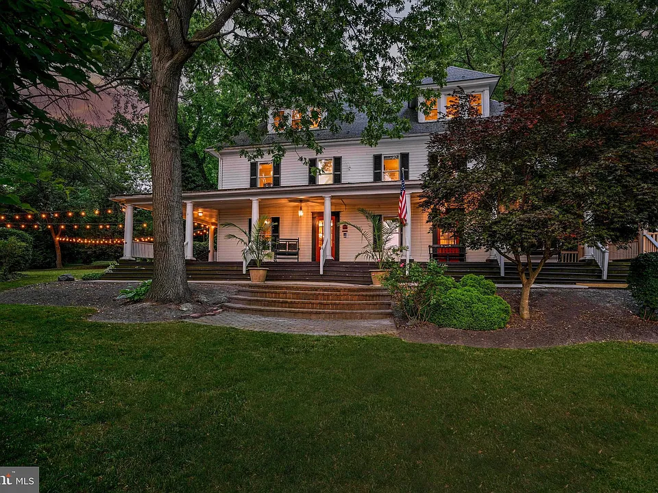 From Windsor Castle to Sunday Morning at Savannah’s